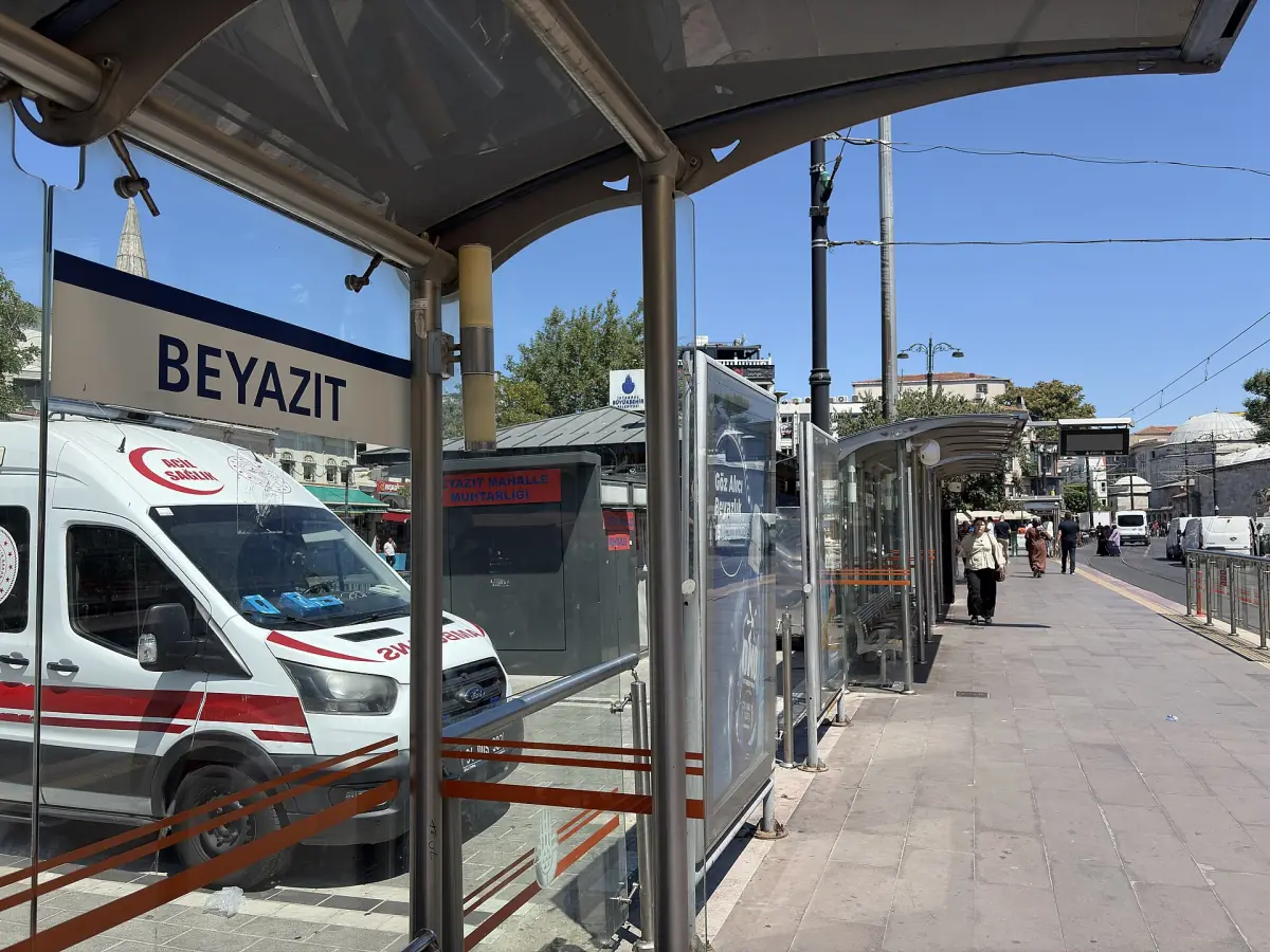 Beyazıt-Kapalıçarşı tram stop on line T1