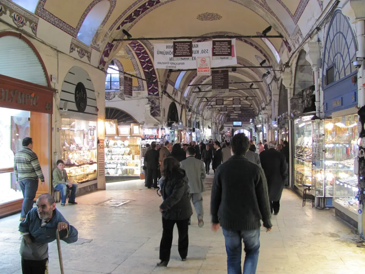 Arcades and shops in the Grand Bazaar